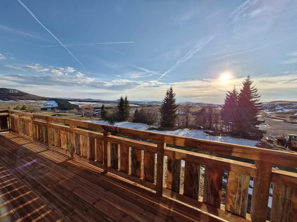 Chalet moderne pour 14 pers avec parking privé - FR-1-814-121 Chalet in Besse-et-Saint-Anastaise
