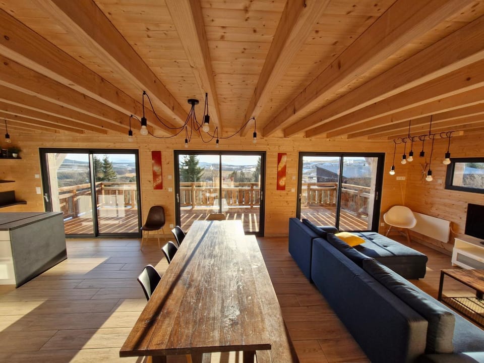 Chalet moderne pour 14 pers avec parking privé - FR-1-814-121 Chalet in Besse-et-Saint-Anastaise