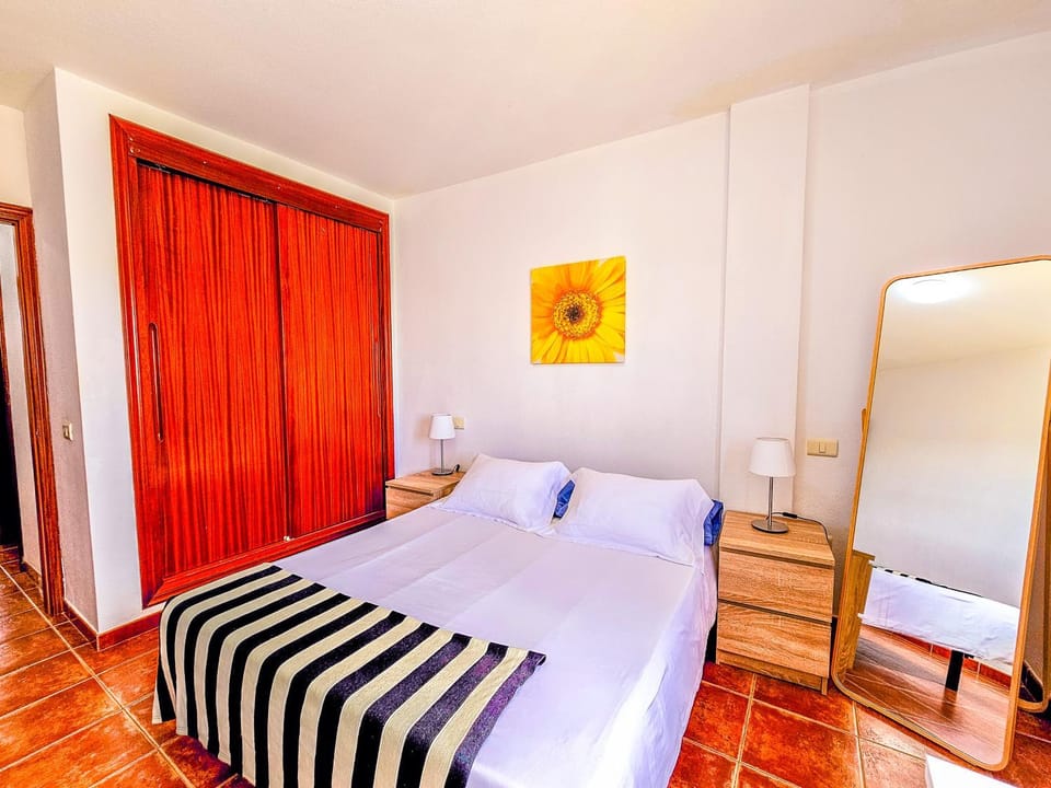 Bed, Photo of the whole room, Bedroom, wardrobe