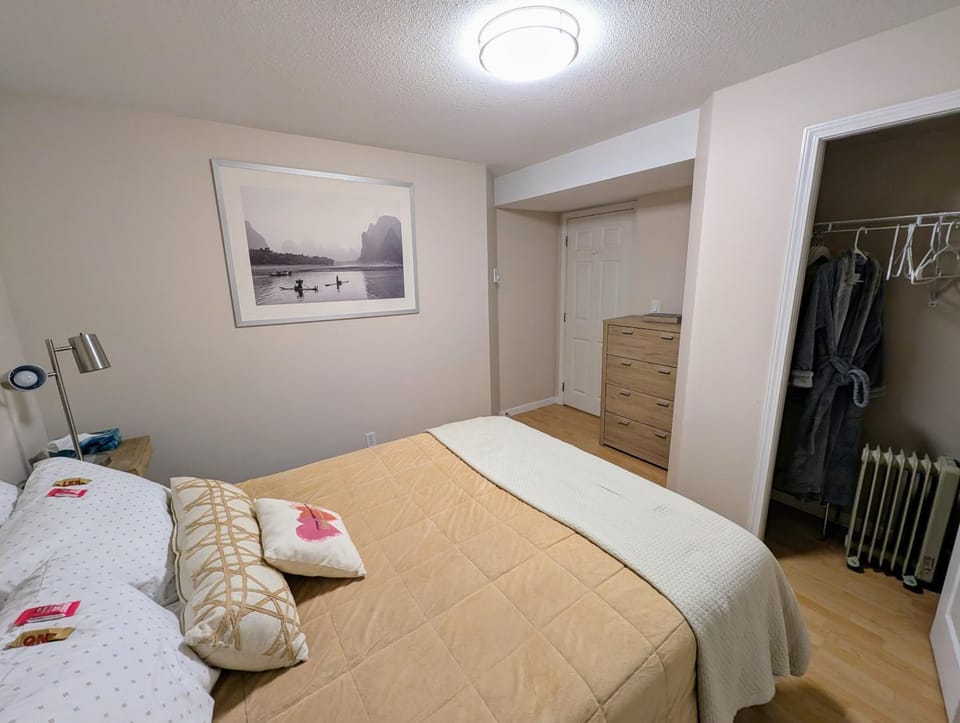 Walnut Grove Gem Apartment in Maple Ridge
