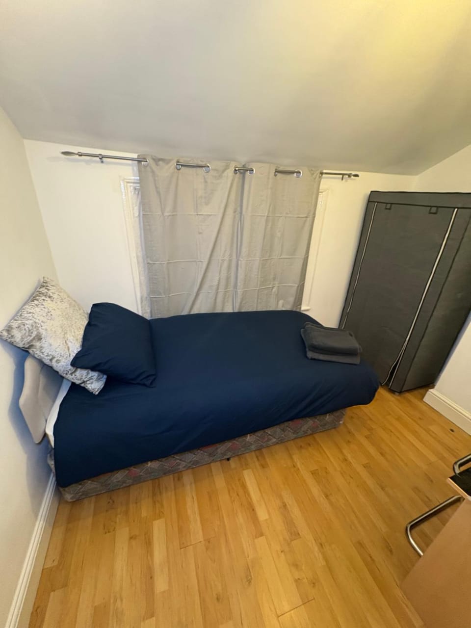 Cosy room 6 s Bed and Breakfast in London Borough of Croydon