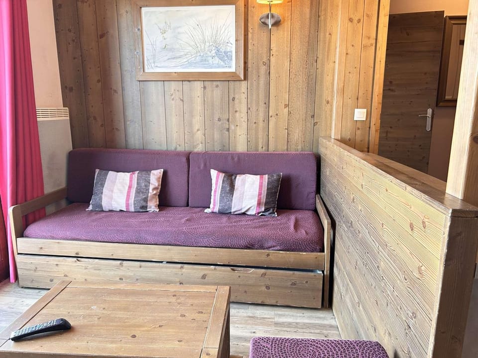 Appartement 5 Pièces Cabine, 8 Couchages, Proche Pistes, Piscine, Sauna à Risoul 1850 - FR-1-330-589 Cabin in Provence-Alpes-Côte d'Azur