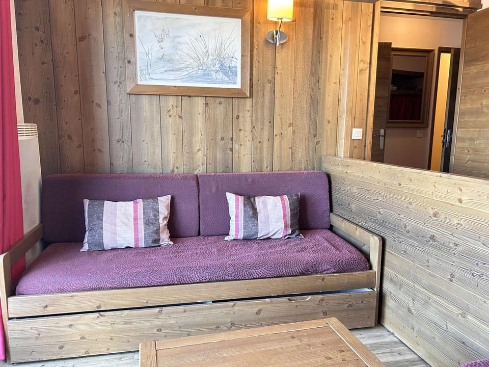 Appartement 5 Pièces Cabine, 8 Couchages, Proche Pistes, Piscine, Sauna à Risoul 1850 - FR-1-330-589 Cabin in Provence-Alpes-Côte d'Azur