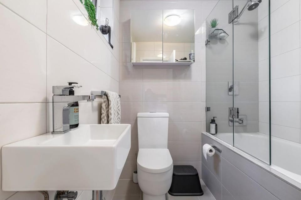 1BR w FREE Parking! Near Swinburne University Apartment in Melbourne