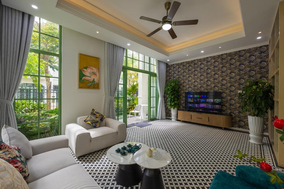 Communal lounge/ TV room, Photo of the whole room, Seating area