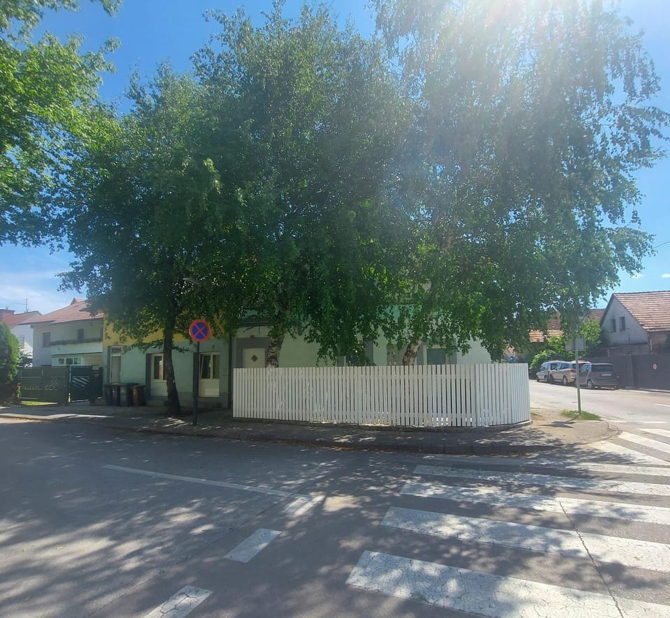 Property building, Street view