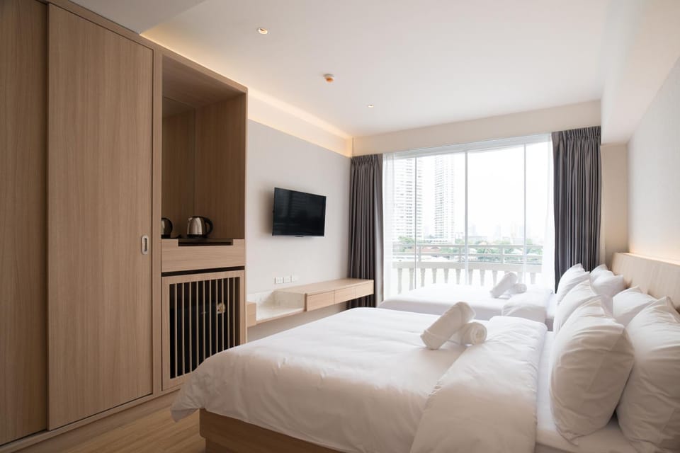 Bedroom, River view