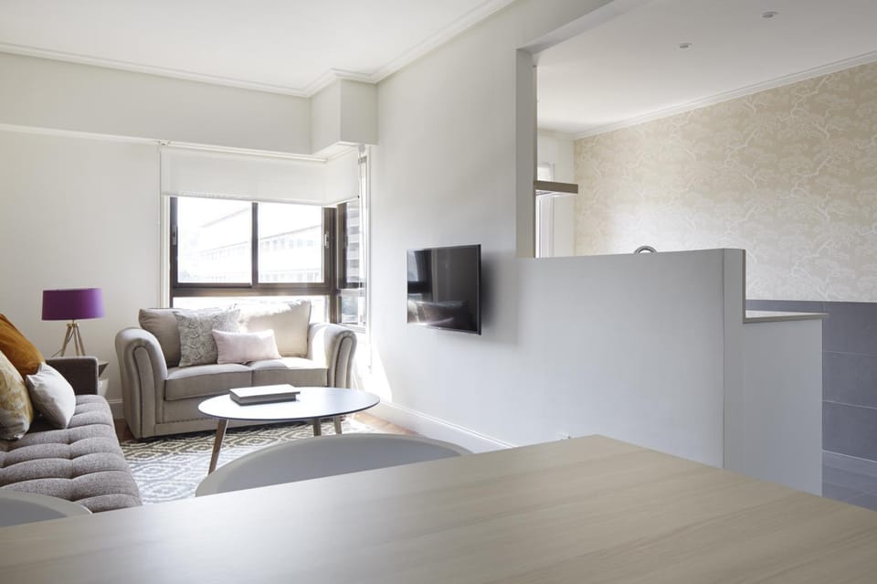 Living room, Street view