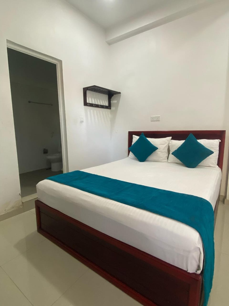 Bed, air conditioner