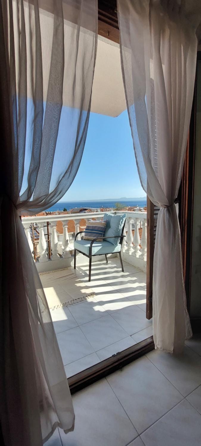 View (from property/room), Balcony/Terrace, Seating area, Sea view