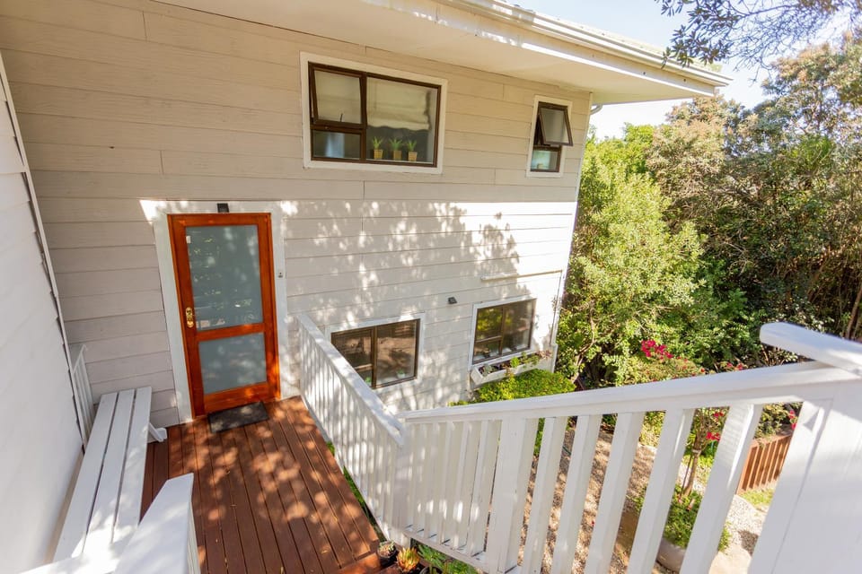 Property building, Spring, Day, Garden, View (from property/room), Balcony/Terrace