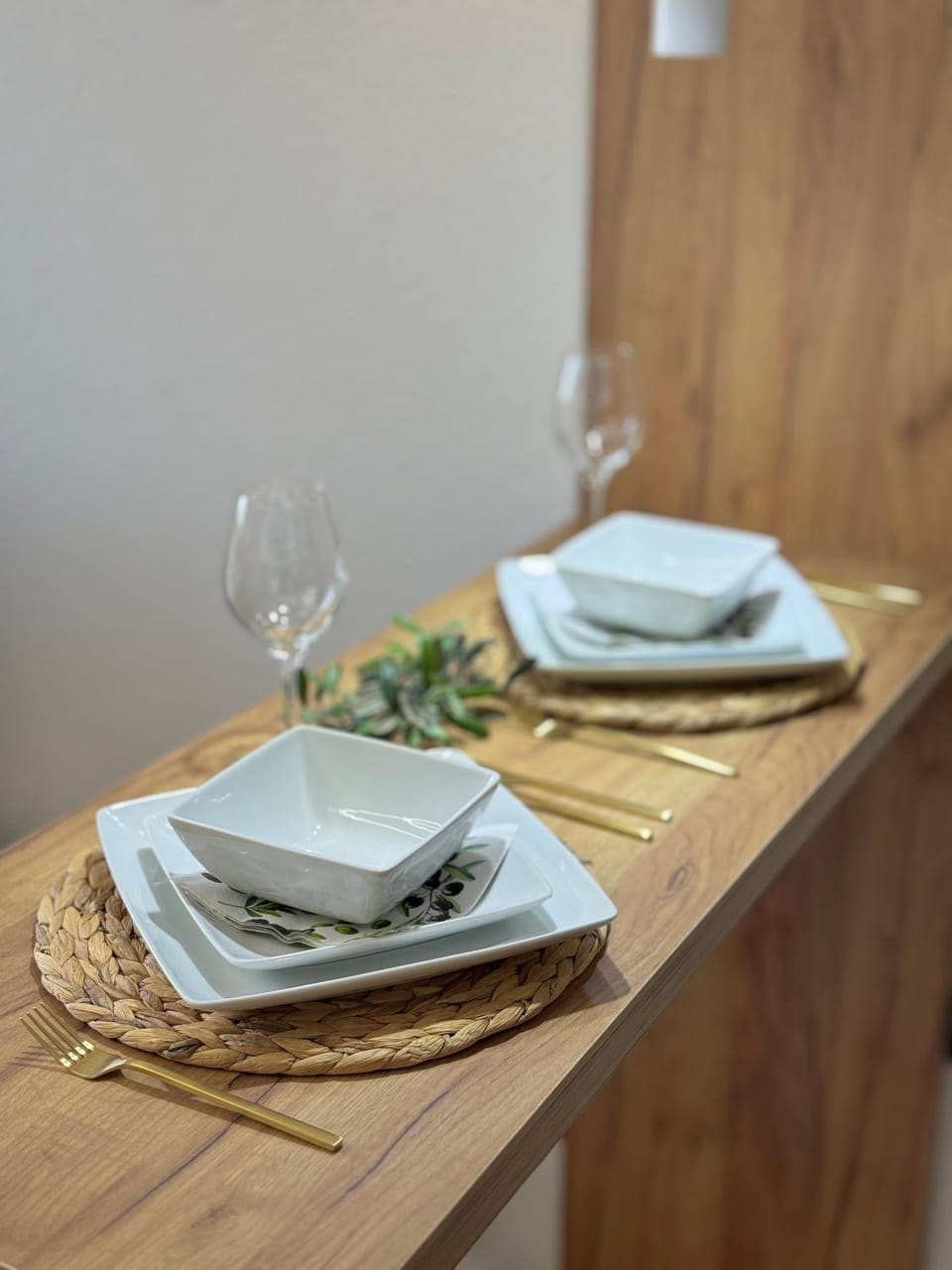 Food and drinks, Dining area, Food