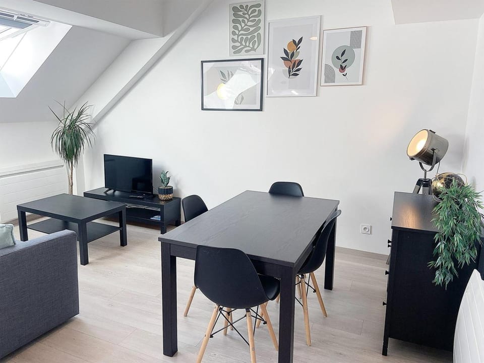 TV and multimedia, Dining area