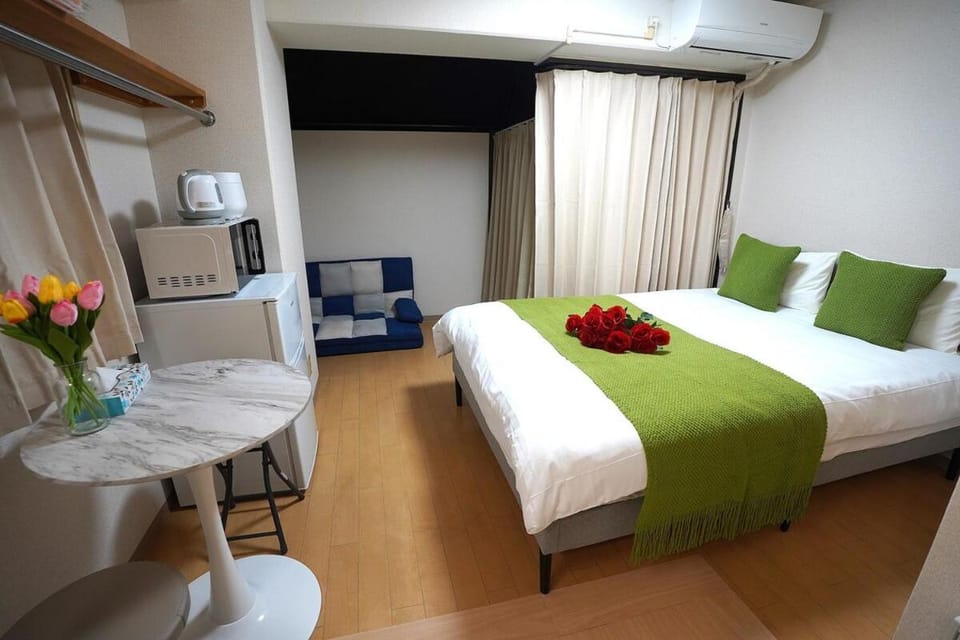 Photo of the whole room, Bedroom