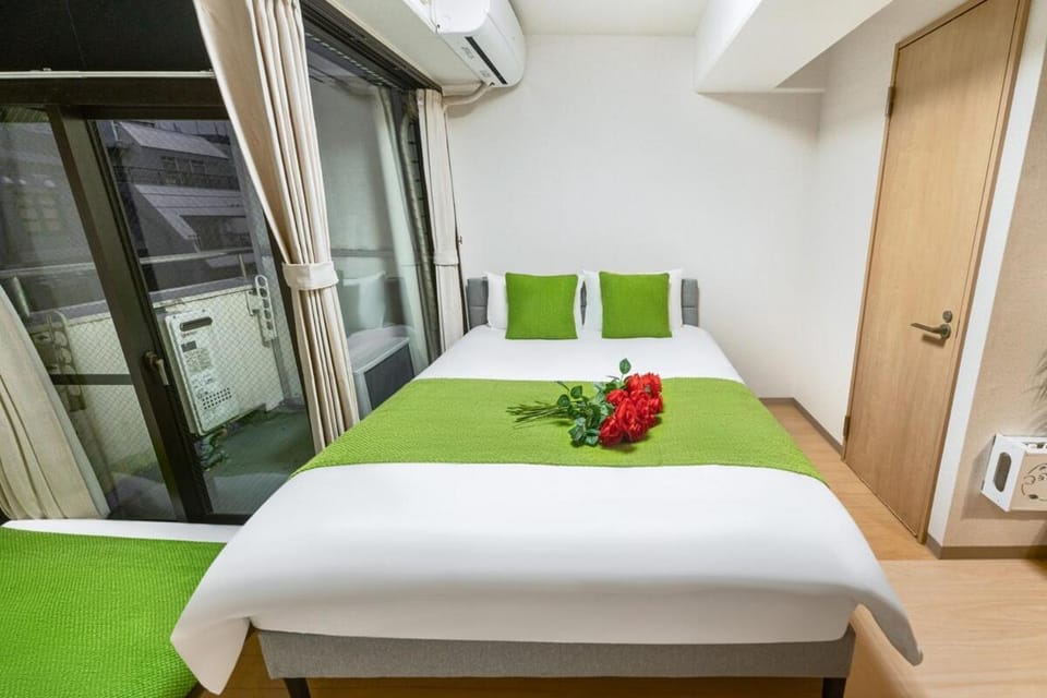 Bed, Living room, Photo of the whole room, Bedroom, air conditioner