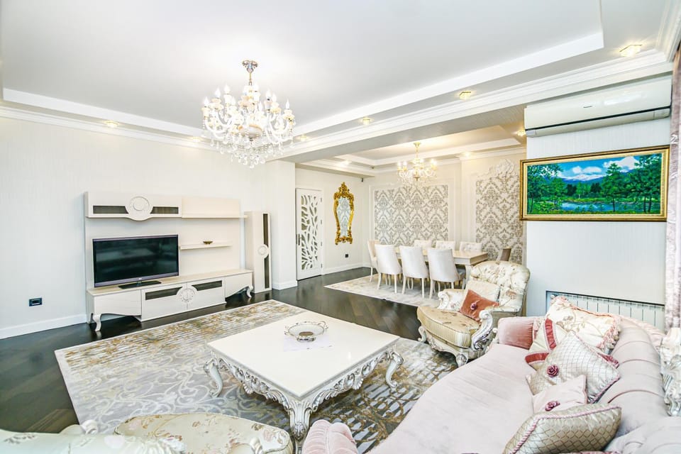 TV and multimedia, Living room, Dining area, air conditioner