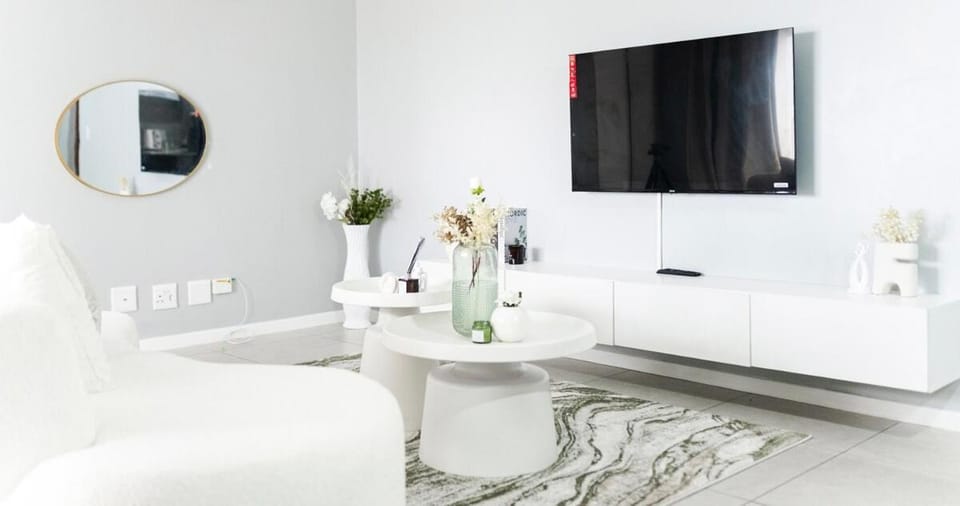 TV and multimedia, Living room, Evening entertainment
