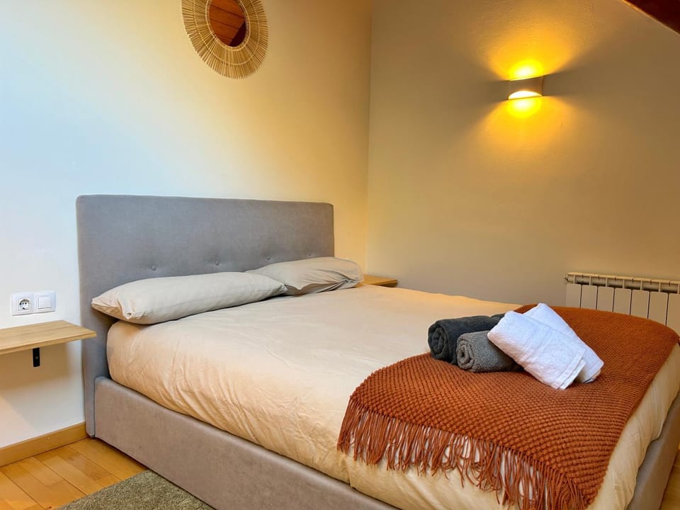 Àtic lluminós i familiar by RURAL D'ÀNEU Apartment in Esterri d'Àneu