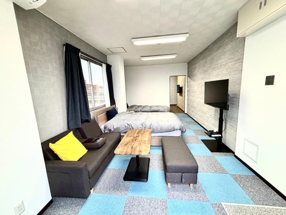 Bed, TV and multimedia, Evening entertainment, Bedroom