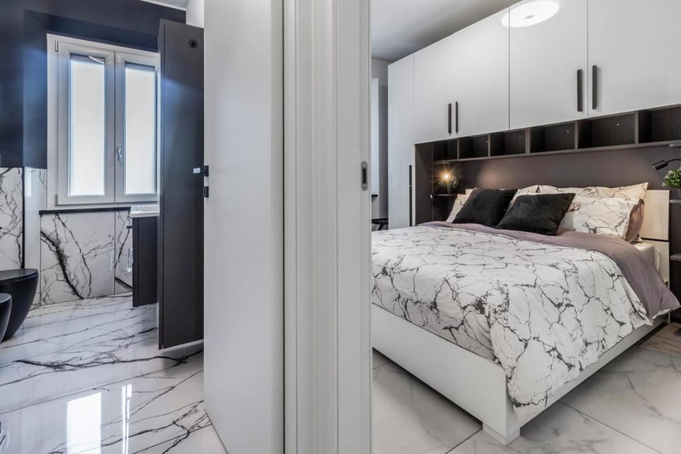 Bathroom, Photo of the whole room, Bedroom