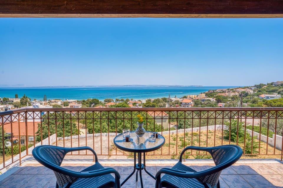 Day, Natural landscape, View (from property/room), Balcony/Terrace, Dining area, Sea view