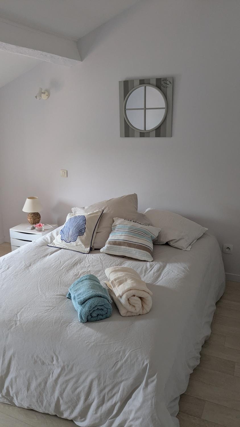 Chambre dans un cadre bucolique avec petit-déjeuner Vacation rental in Pays de la Loire