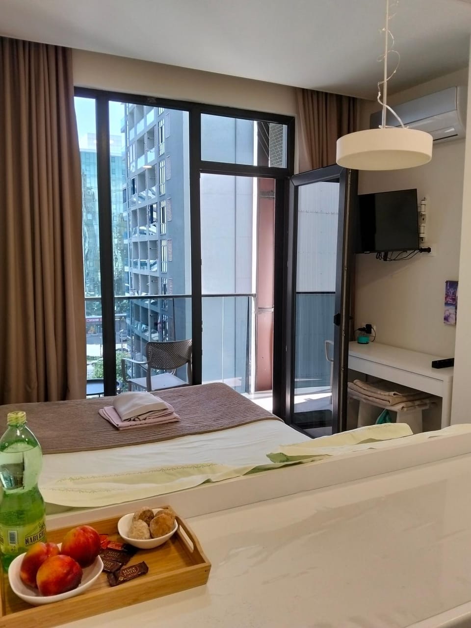 White small studio Apartment in Batumi