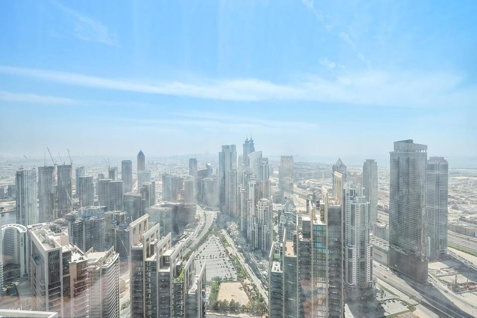 FIRST CLASS 1BR Modern Luxury on High Floor Apartment in Dubai