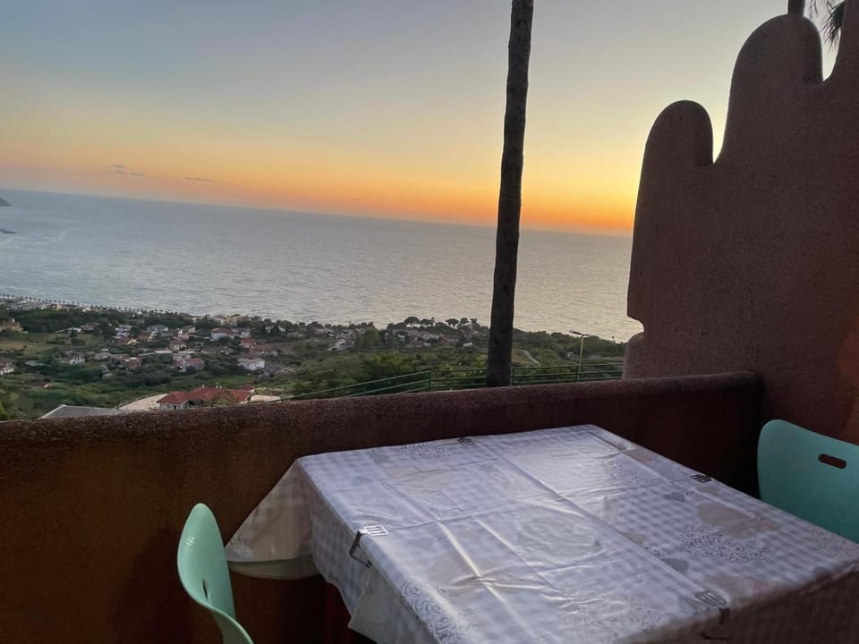 Natural landscape, View (from property/room), Balcony/Terrace, Photo of the whole room, Sea view, Sunset