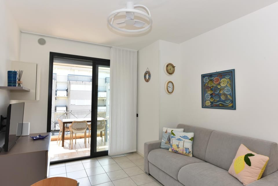 TV and multimedia, Kitchen or kitchenette, Seating area, Dining area