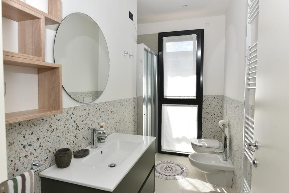 Shower, Bathroom, towels