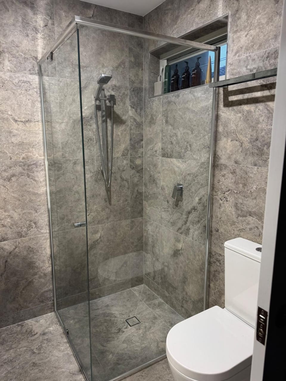 3BR Penthouse PVT Hot Tub Apartment in Brisbane