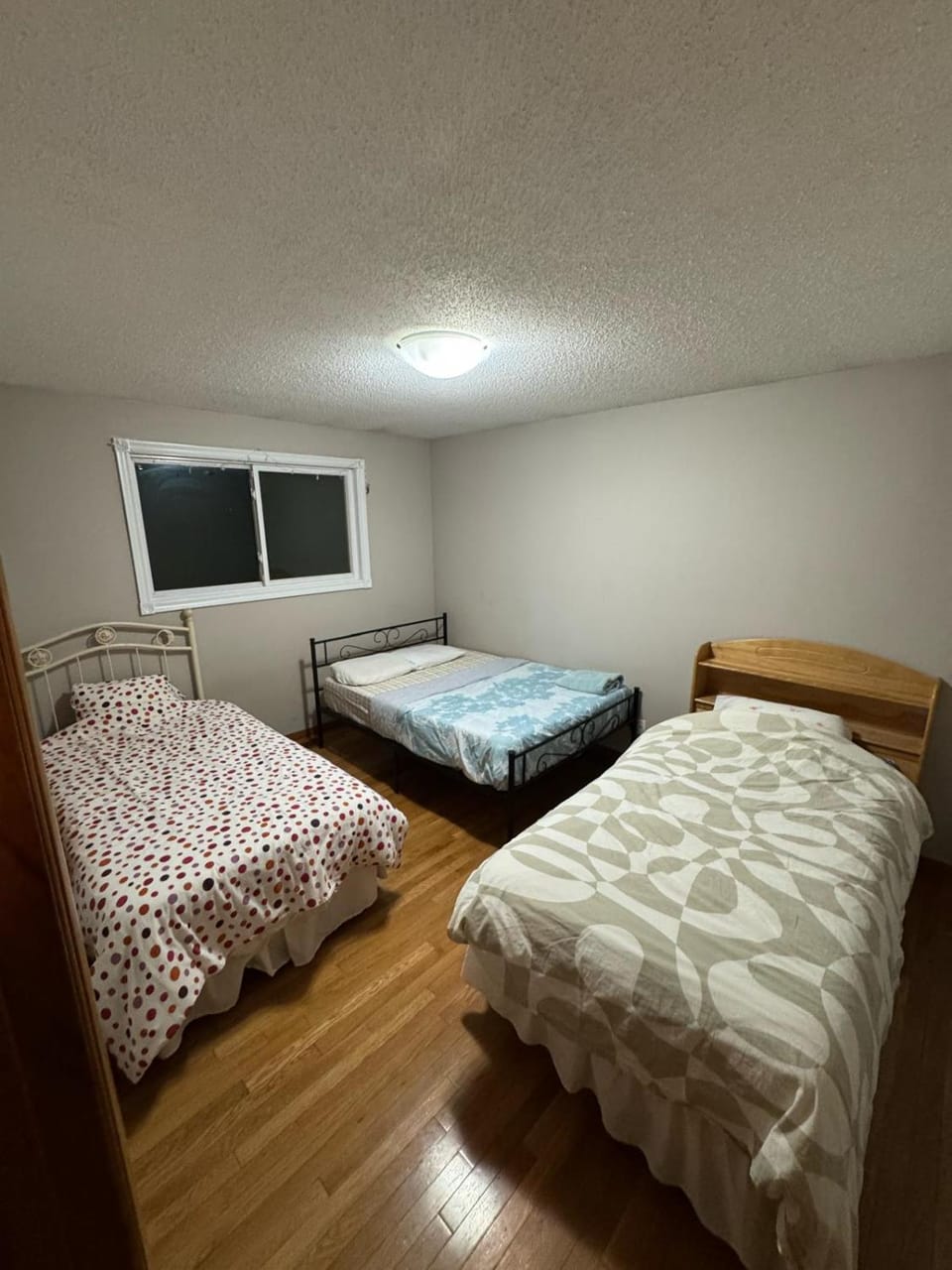 BUDGET BNB IN KITCHENER-WATERLOO-15 PERCENT OFF ON 2ND DAY-Hurry! Vacation rental in Cambridge