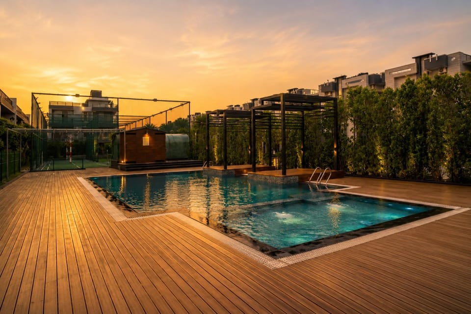 Swimming pool