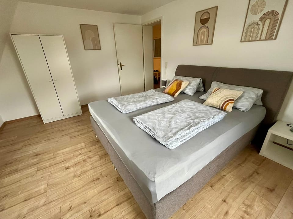 Bed, Photo of the whole room, Bedroom, wardrobe