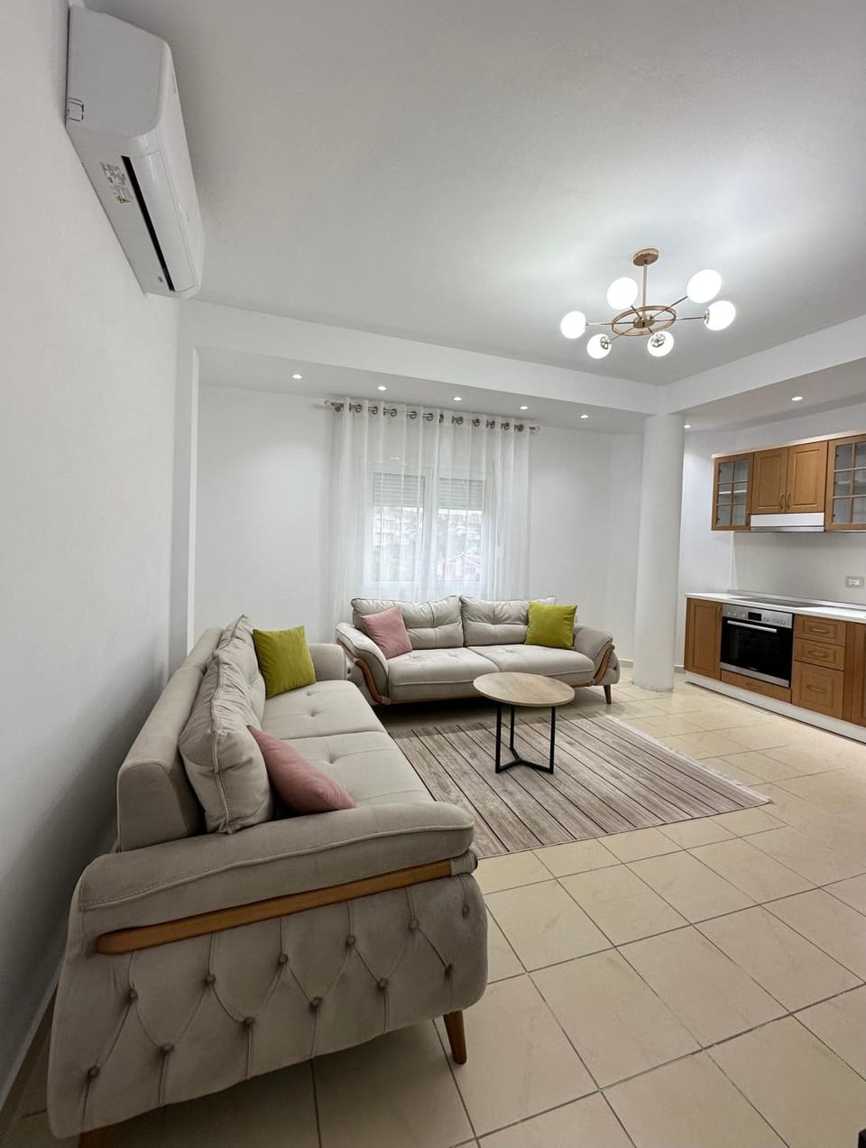 TV and multimedia, Kitchen or kitchenette, Living room, Seating area, Dining area, air conditioner