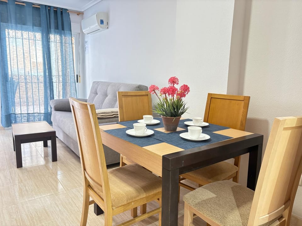 Living room, Dining area, air conditioner