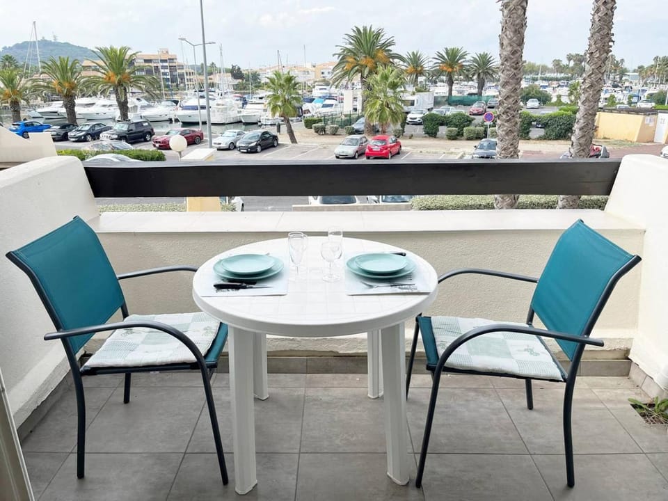 Studio 2 couchages Cap d'Agde naturisme CN040-722 Apartment in Agde