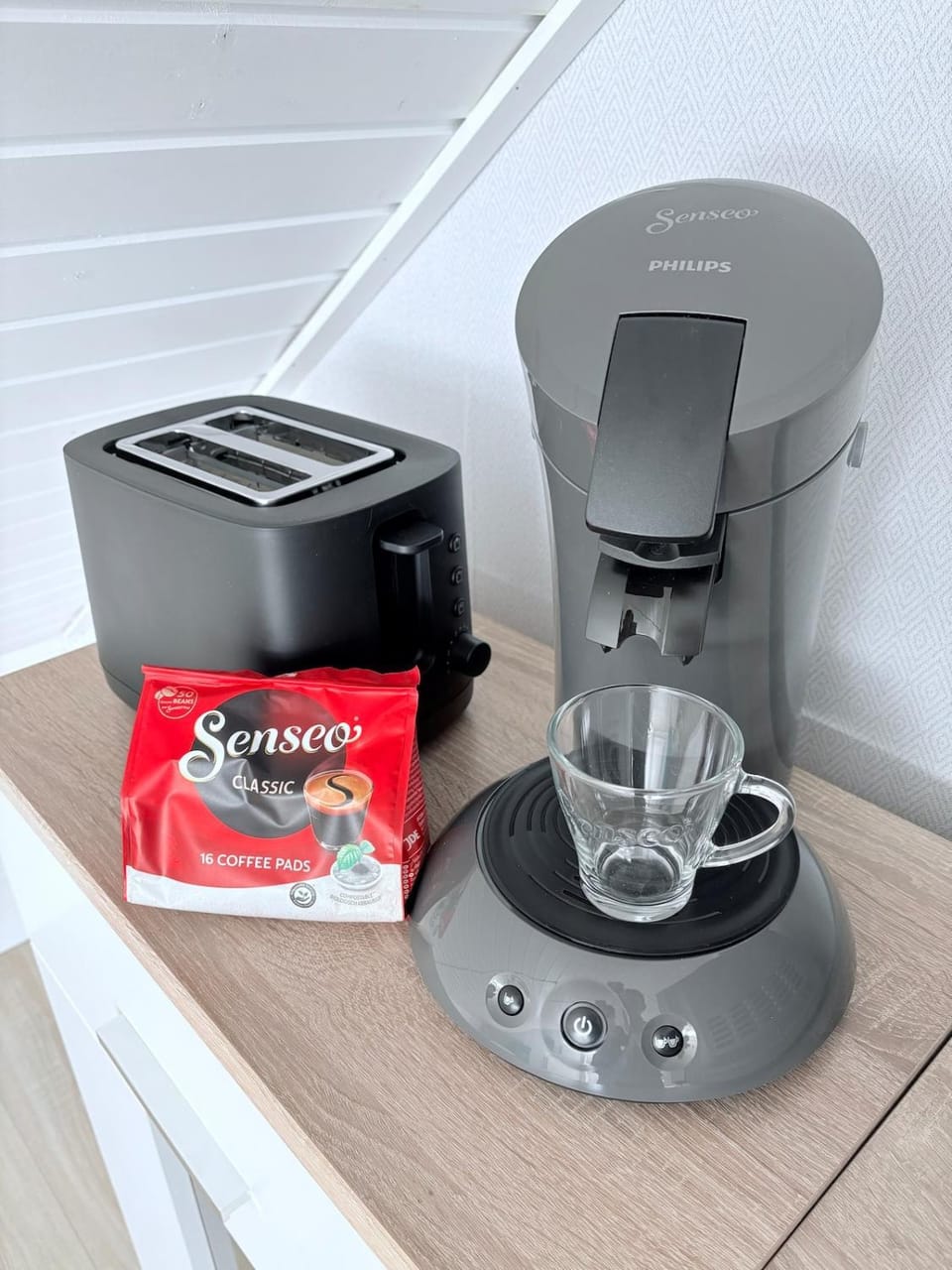 Coffee/tea facilities, Kitchen or kitchenette, toaster