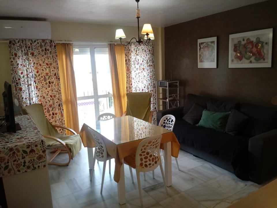 Lounge or bar, Dining area