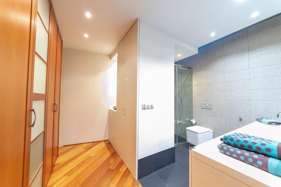 Bathroom, Bedroom, wardrobe
