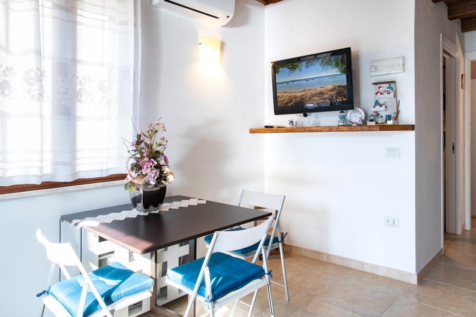TV and multimedia, Dining area, air conditioner