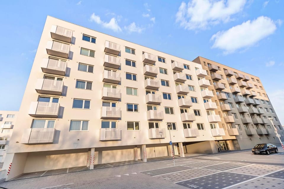 Property building, Street view, Location