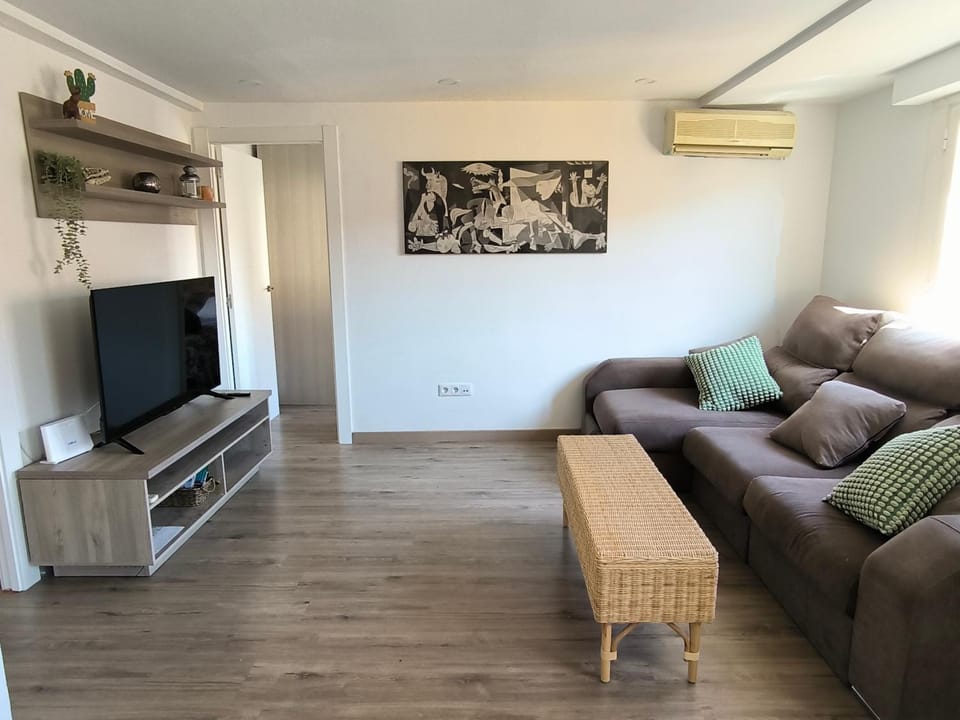 TV and multimedia, Living room, air conditioner