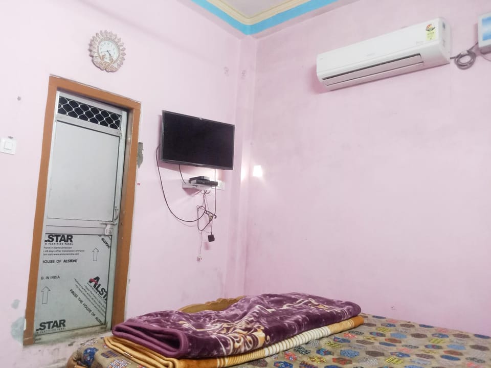 Ramji guest house Bed and Breakfast in Uttar Pradesh