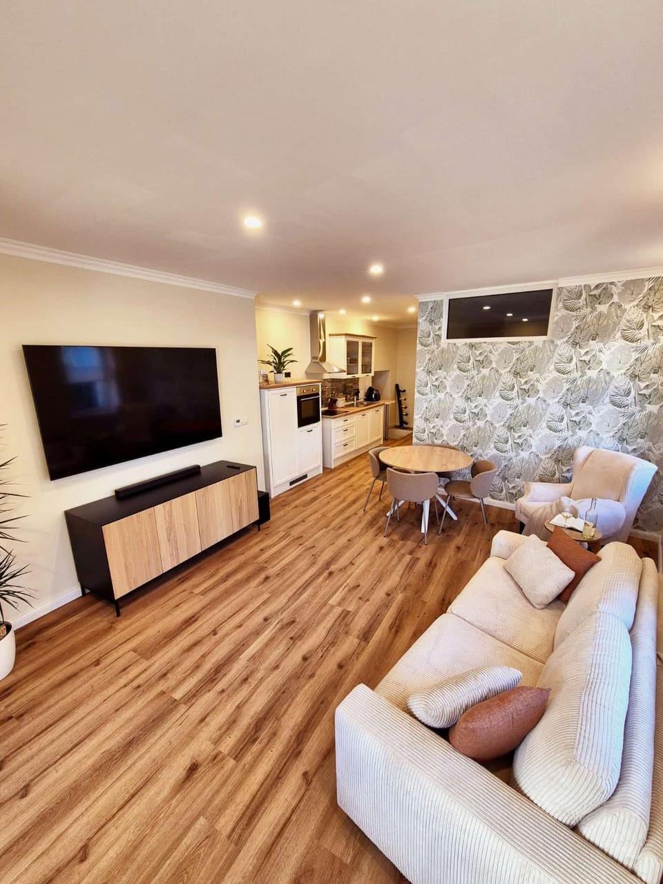 TV and multimedia, Living room, kitchen