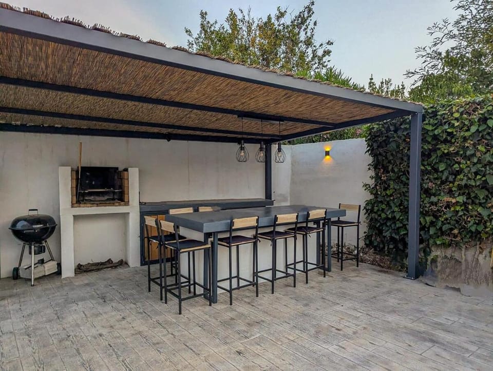 Patio, BBQ facilities, Dining area