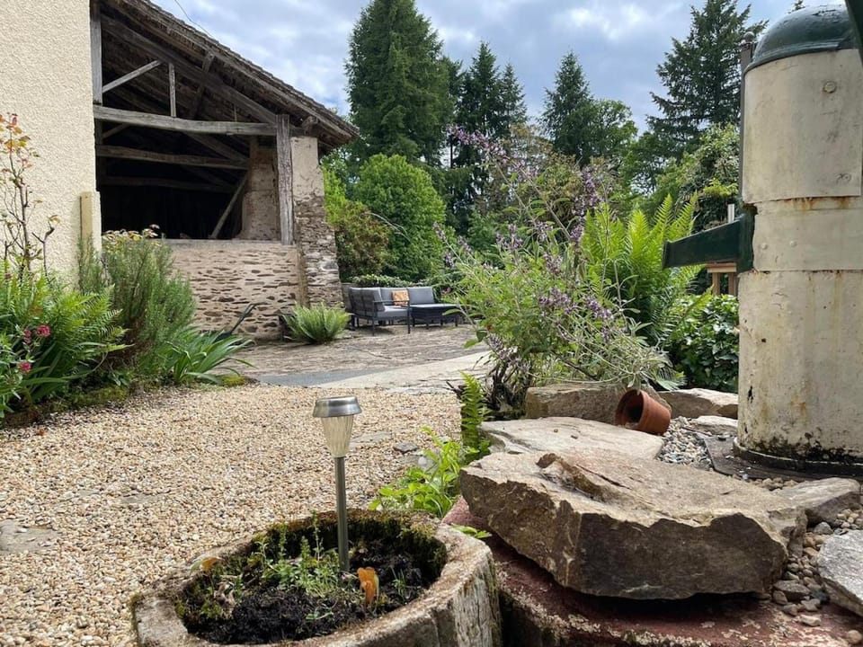 19th Century Characterful Farmhouse House in Nouvelle-Aquitaine