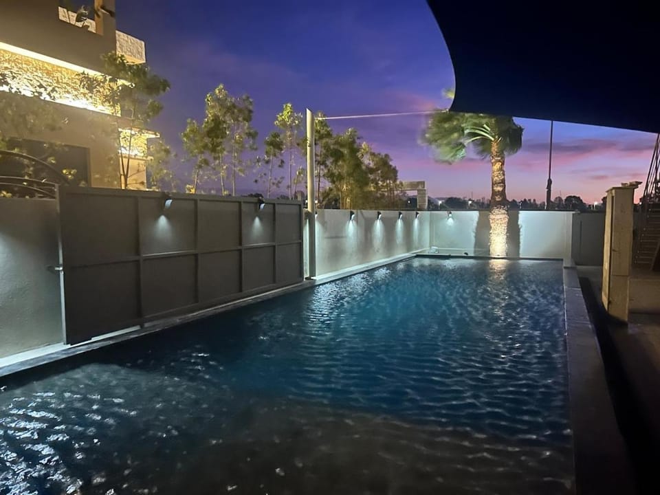 Night, Swimming pool