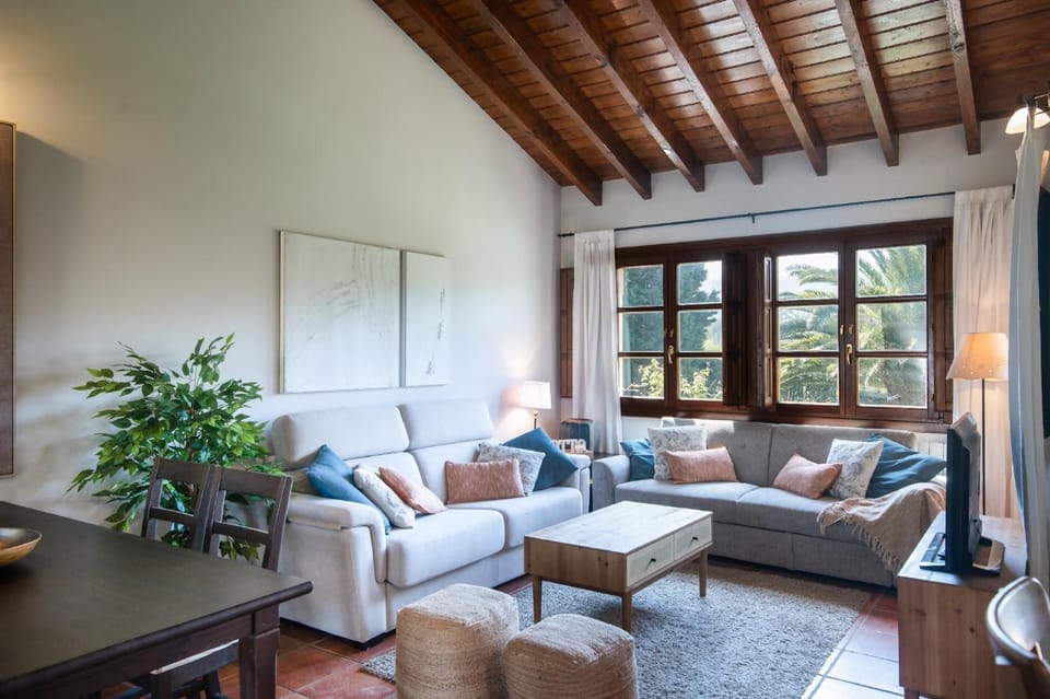 Living room, Floor plan, Garden view
